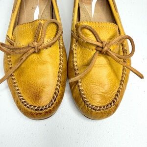 Frye | Janet Tie Yellow Gold Leather Distressed Moccasins Flats Size 7.5